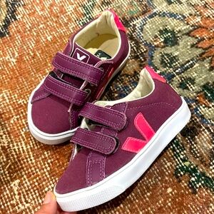 Veja kids Esplar rose fluo velcro sneakers US 8.5, EUR 25 BR 23